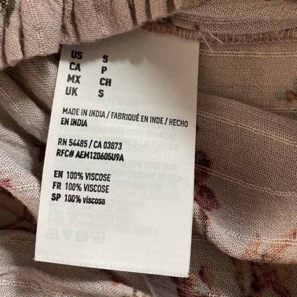 American Eagle high waist floral smocked ruffle shorts Size Small - Picture 6 of 8